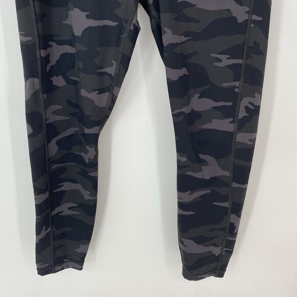 Athleta Ultimate Camo 7/8 Tight Leggings Women's Size M - Picture 6 of 7